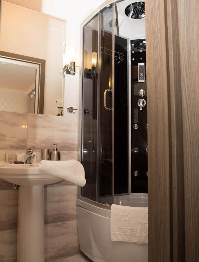 Mini Elegant Hotel Kiev Luaran gambar