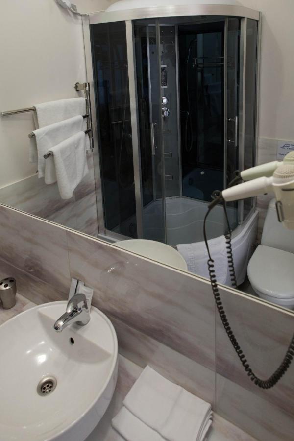 Mini Elegant Hotel Kiev Luaran gambar
